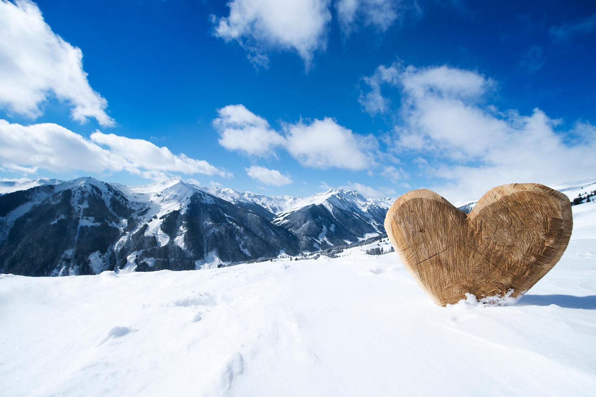 Eva,village 4* Saalbach
